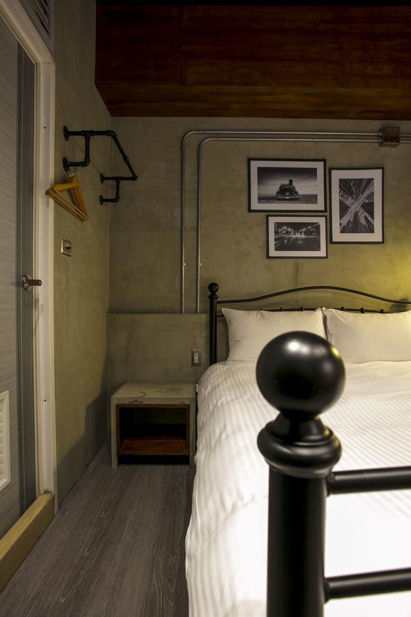 Loft Hostel Fengjia Taichung Exterior foto