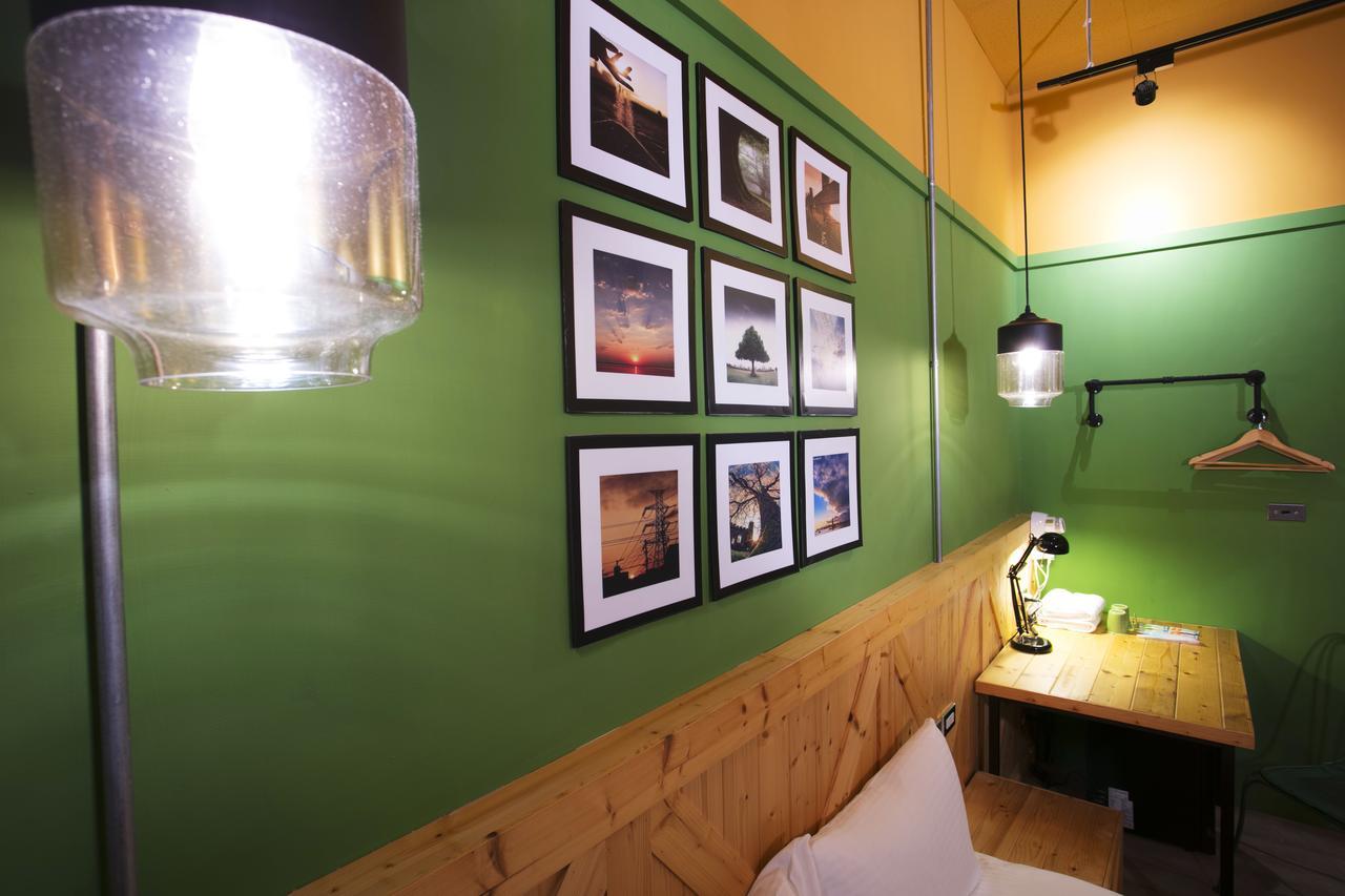 Loft Hostel Fengjia Taichung Exterior foto
