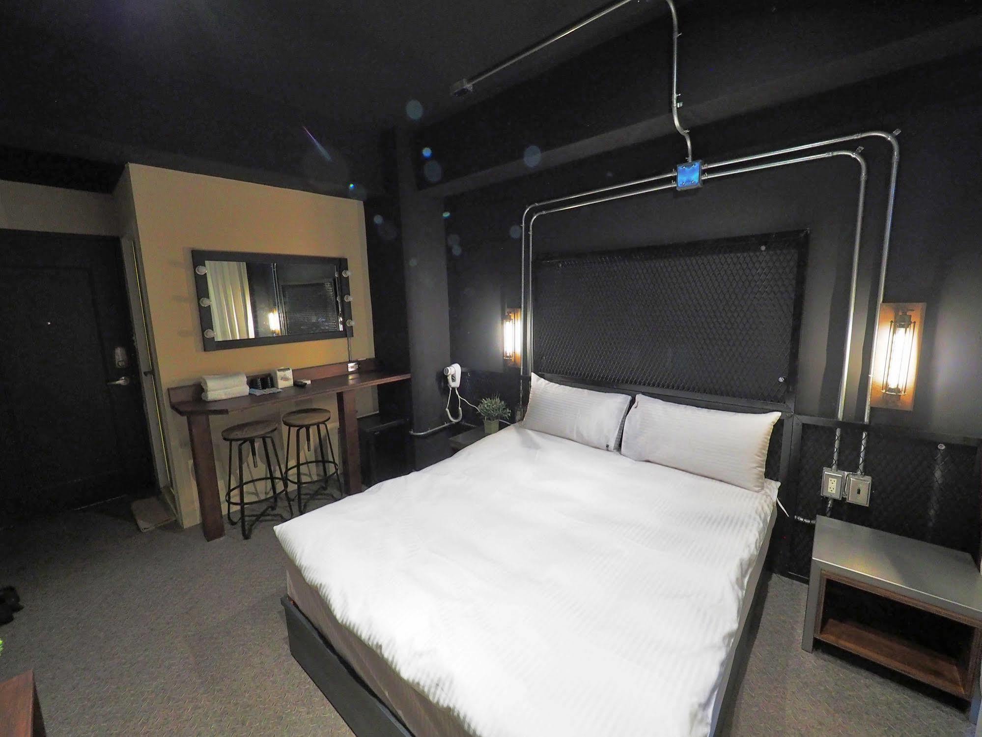 Loft Hostel Fengjia Taichung Exterior foto