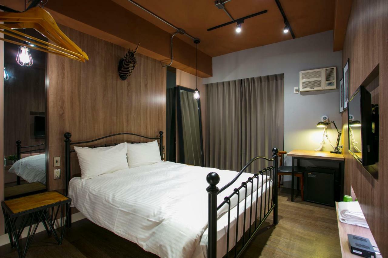 Loft Hostel Fengjia Taichung Exterior foto